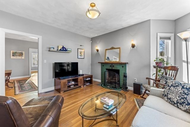 29-31 Middlesex St 1, Chelmsford, MA 01863
