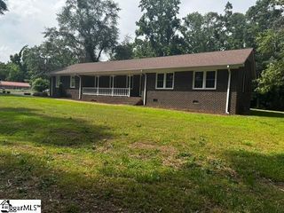 169 Babb Circle, Gray Court, SC 29645