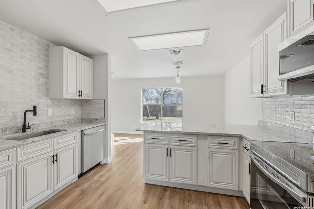 8010 Coral Meadow, Converse, TX 78109