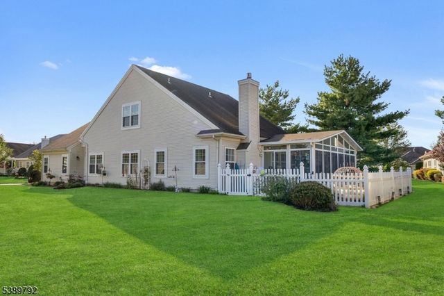 5 La Rochelle Dr, Manchester Twp., NJ 08759