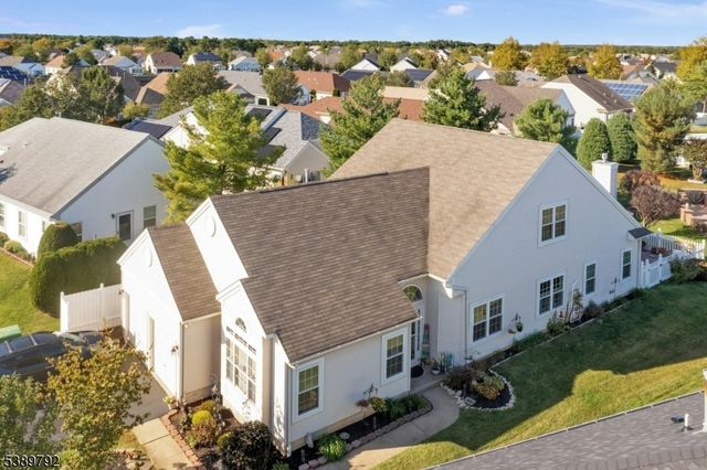 5 La Rochelle Dr, Manchester Twp., NJ 08759