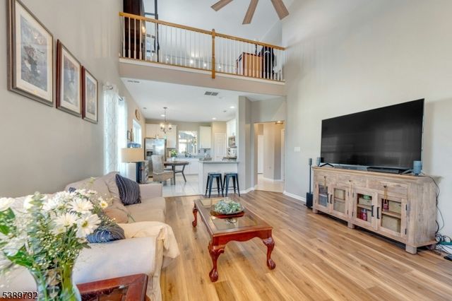 5 La Rochelle Dr, Manchester Twp., NJ 08759