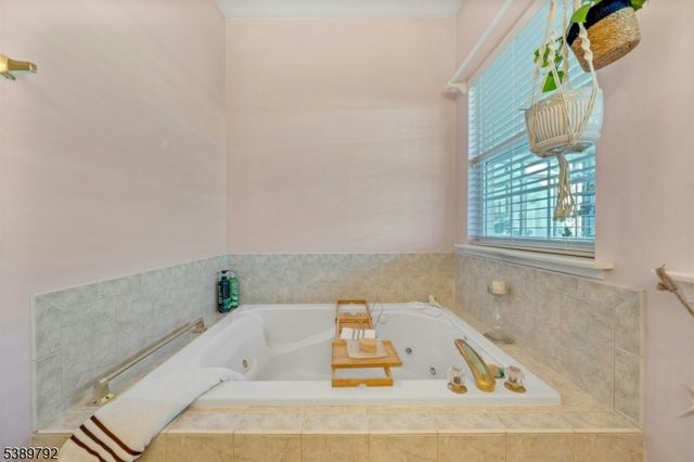 5 La Rochelle Dr, Manchester Twp., NJ 08759