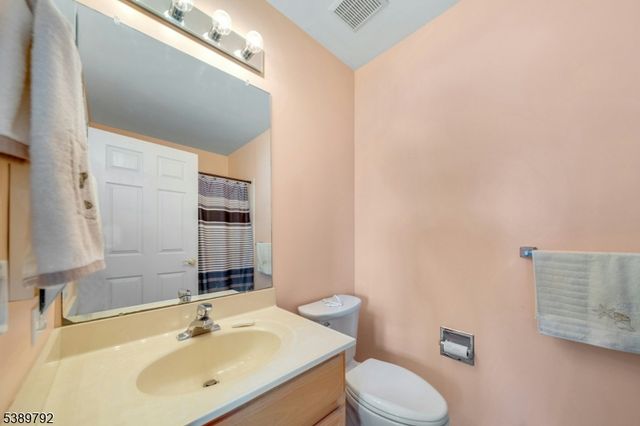 5 La Rochelle Dr, Manchester Twp., NJ 08759