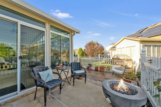 5 La Rochelle Dr, Manchester Twp., NJ 08759