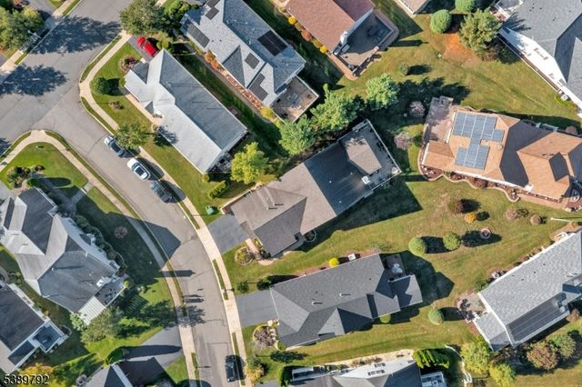 5 La Rochelle Dr, Manchester Twp., NJ 08759