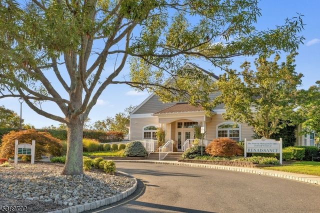 5 La Rochelle Dr, Manchester Twp., NJ 08759