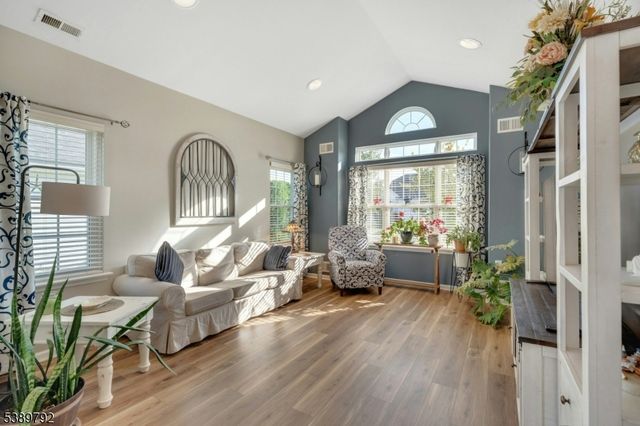 5 La Rochelle Dr, Manchester Twp., NJ 08759