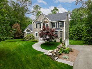 32 Maple Avenue, Newton, NH 03858