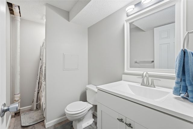 863 Boston Way, Coralville, IA 52241