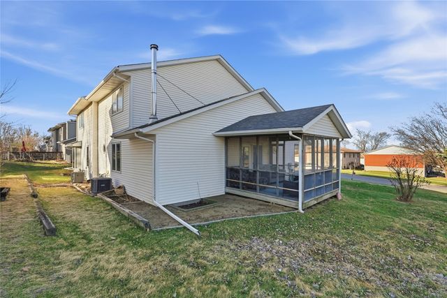 863 Boston Way, Coralville, IA 52241