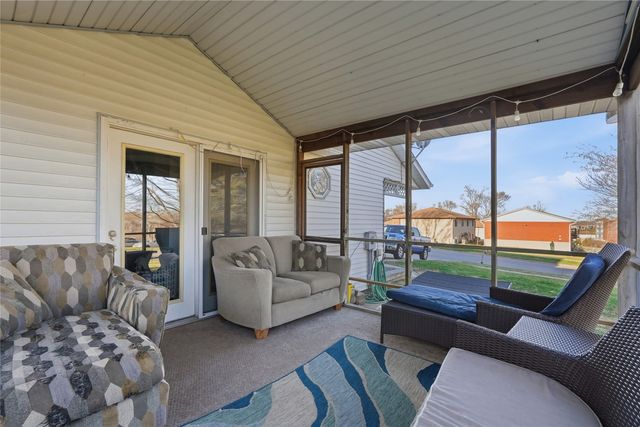 863 Boston Way, Coralville, IA 52241