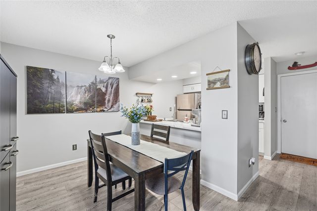 863 Boston Way, Coralville, IA 52241