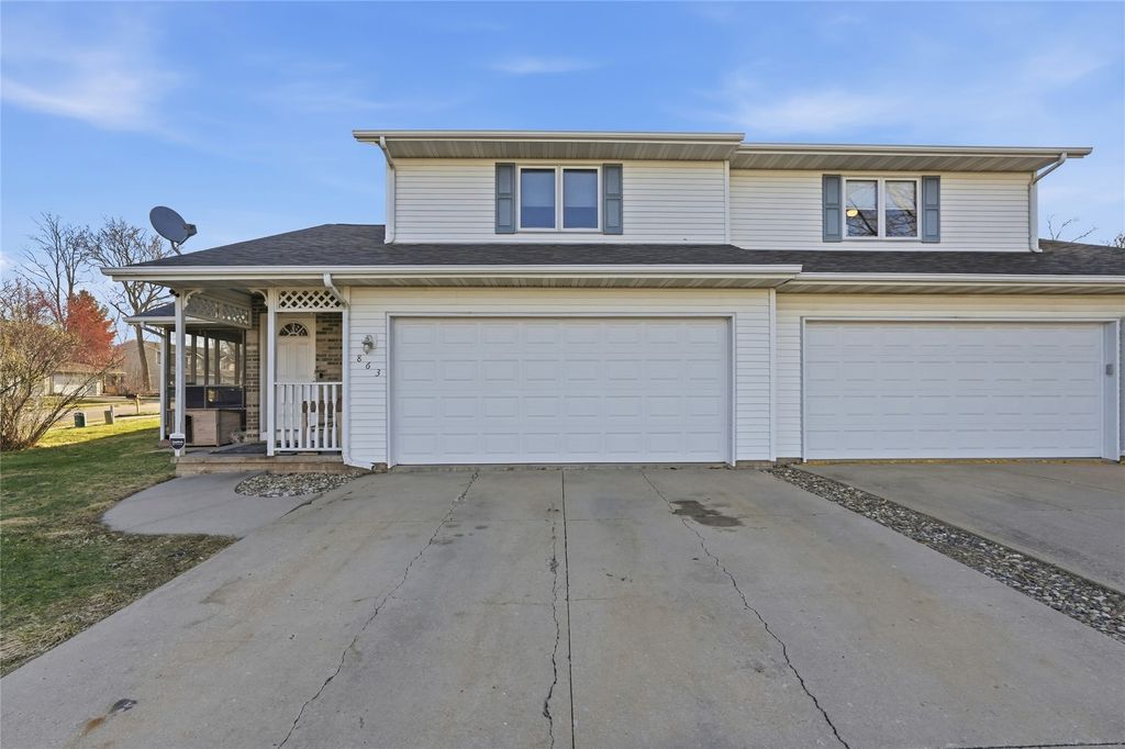 863 Boston Way, Coralville, IA 52241