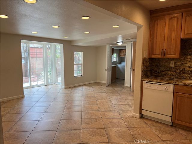 12752 Lemay, North Hollywood, CA 91606