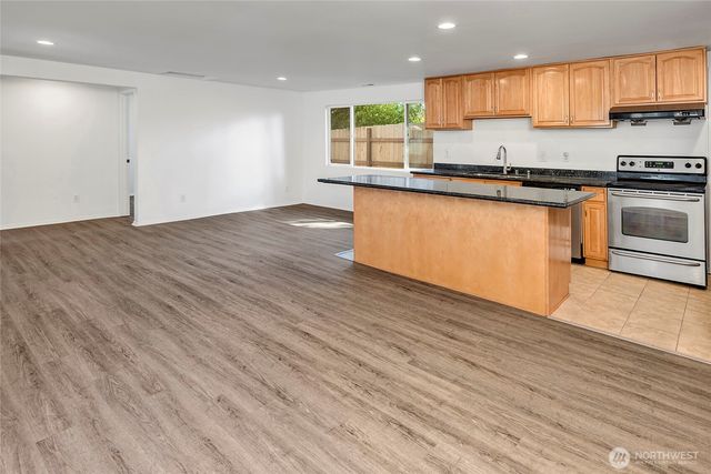 14534 27th Avenue NE, Shoreline, WA 98155