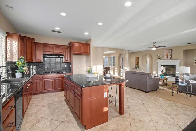 10441 Hite Cir, Elk Grove, CA 95757