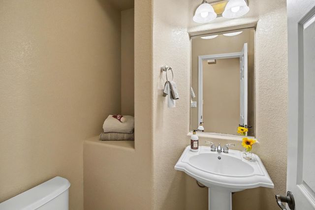 10441 Hite Cir, Elk Grove, CA 95757