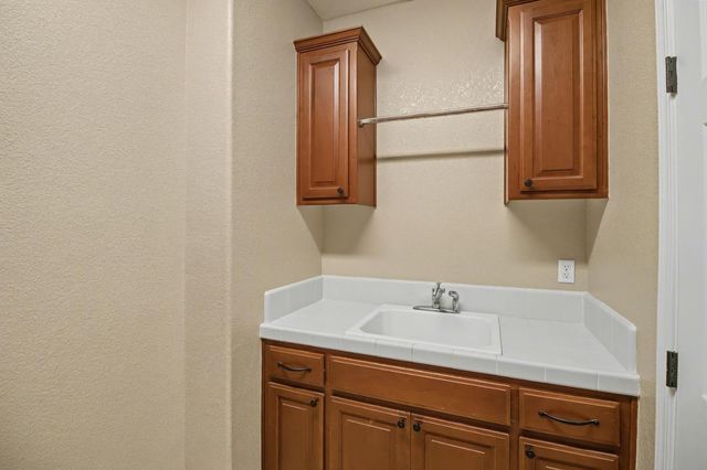 10441 Hite Cir, Elk Grove, CA 95757