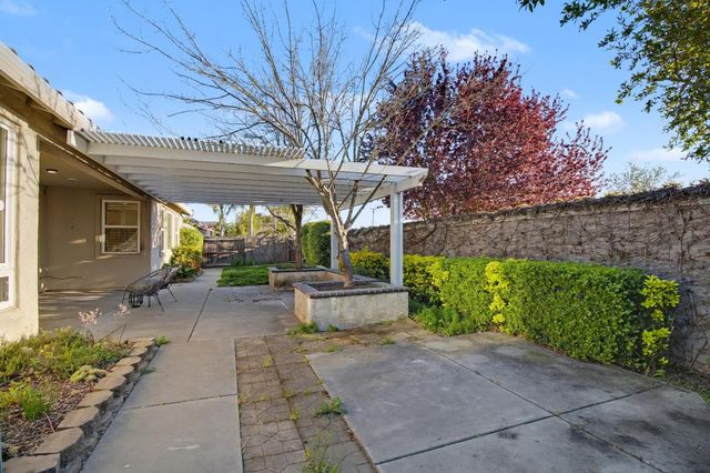 10441 Hite Cir, Elk Grove, CA 95757