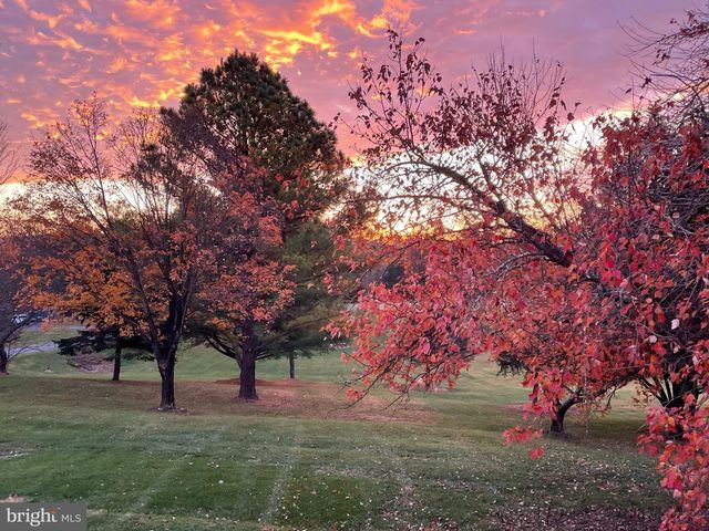 23 TEAKWOOD CT, Harpers Ferry, WV 25425