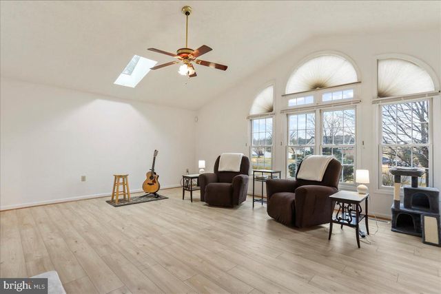 23 TEAKWOOD CT, Harpers Ferry, WV 25425