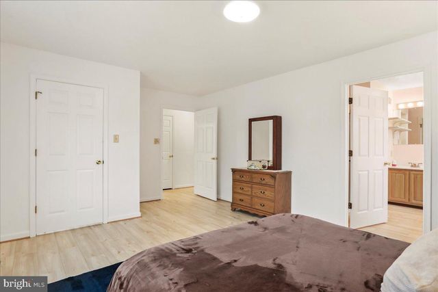 23 TEAKWOOD CT, Harpers Ferry, WV 25425