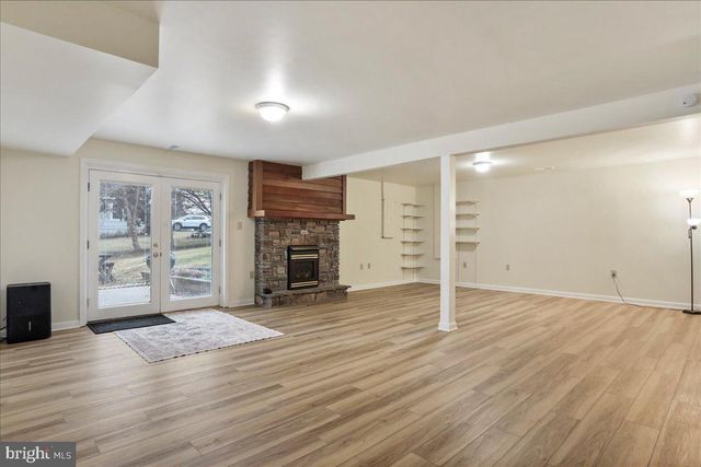 23 TEAKWOOD CT, Harpers Ferry, WV 25425