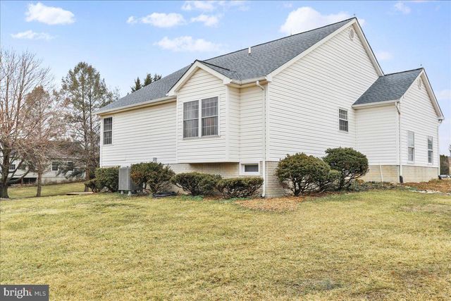 23 TEAKWOOD CT, Harpers Ferry, WV 25425