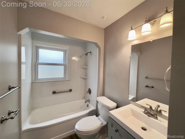 318 DEVILLEN Avenue, Royal Oak, MI 48073