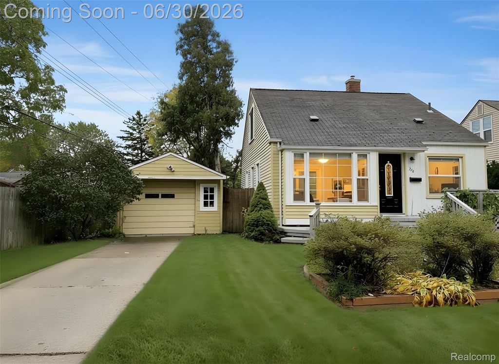 318 DEVILLEN Avenue, Royal Oak, MI 48073