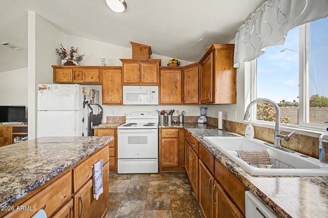 2263 N TREKELL Road 19, Casa Grande, AZ 85122