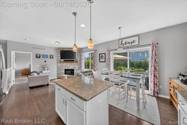 322 Hidden River E, Holly Township, MI 48442