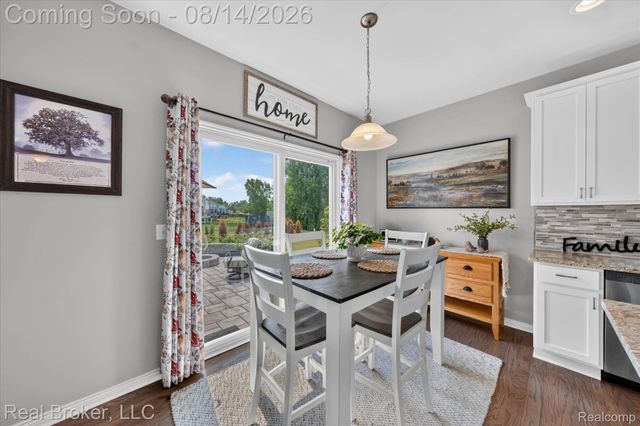 322 Hidden River E, Holly Township, MI 48442