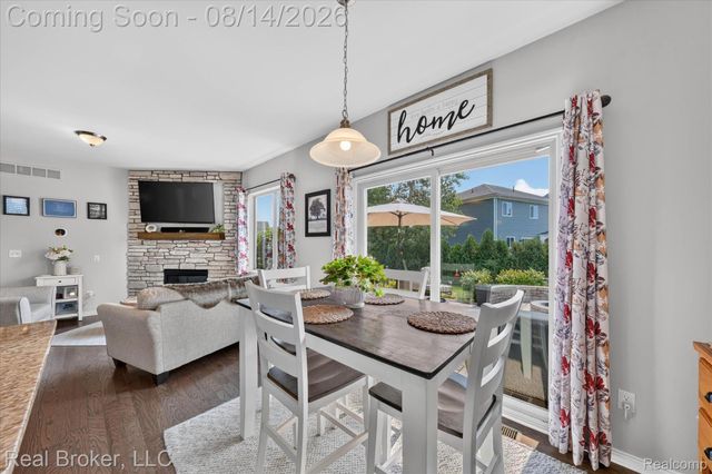 322 Hidden River E, Holly Township, MI 48442