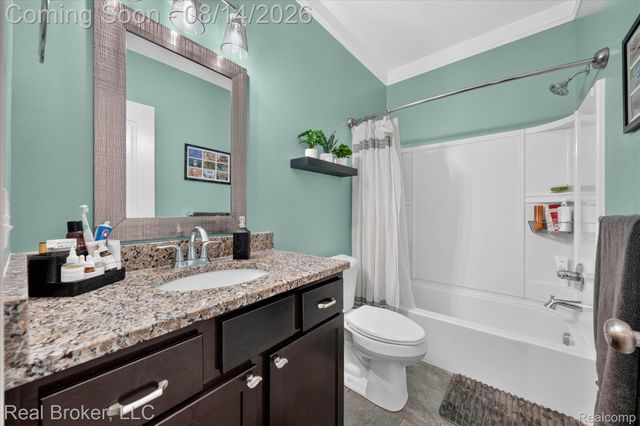 322 Hidden River E, Holly Township, MI 48442