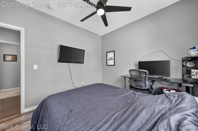 322 Hidden River E, Holly Township, MI 48442