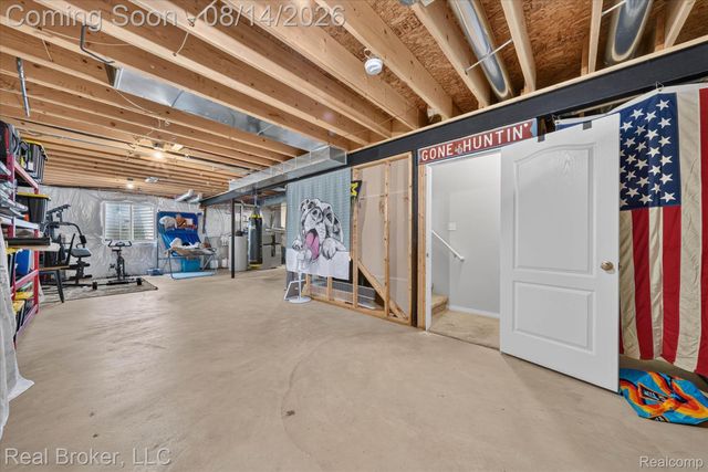 322 Hidden River E, Holly Township, MI 48442