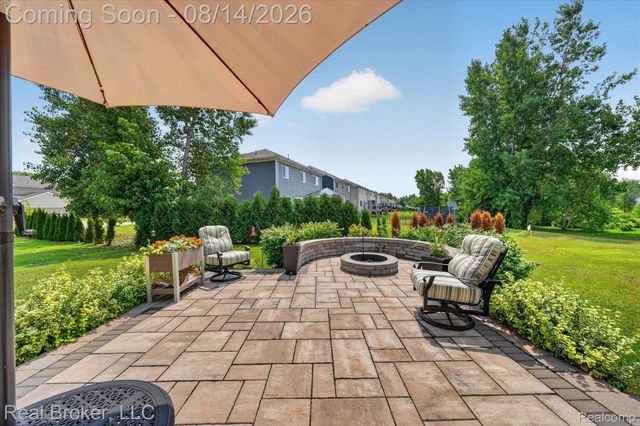322 Hidden River E, Holly Township, MI 48442