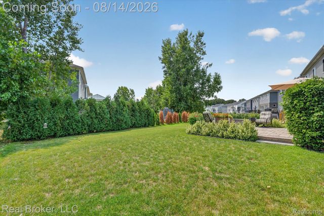 322 Hidden River E, Holly Township, MI 48442