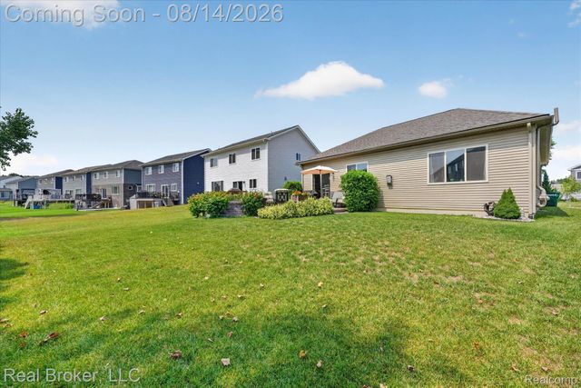 322 Hidden River E, Holly Township, MI 48442