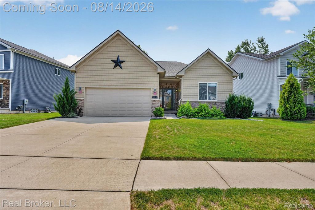322 Hidden River E, Holly Township, MI 48442