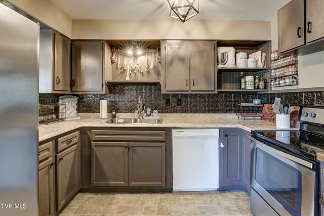 13 Runion Way, Greeneville, TN 37743