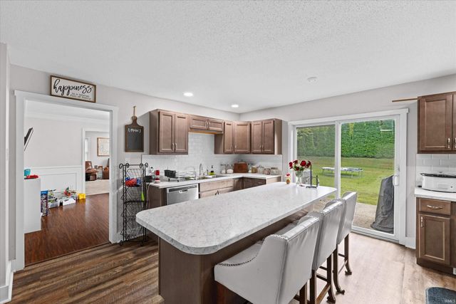 5266 Landview Drive, Newburgh, IN 47630