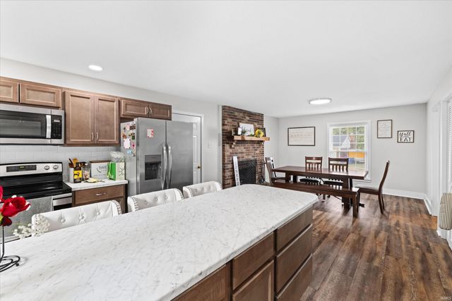 5266 Landview Drive, Newburgh, IN 47630