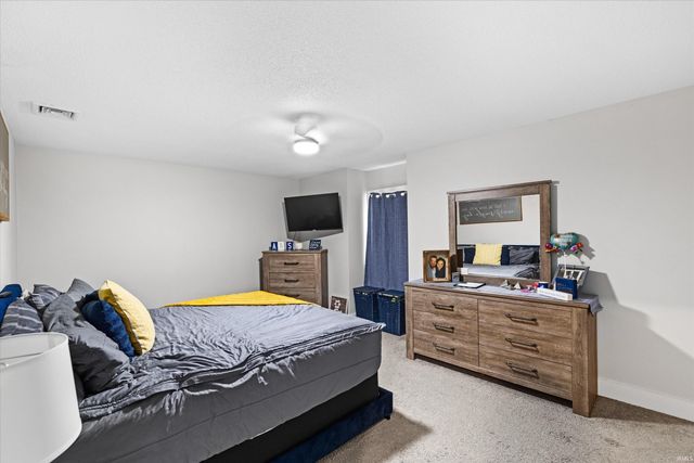 5266 Landview Drive, Newburgh, IN 47630