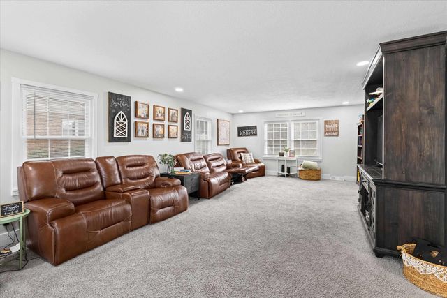5266 Landview Drive, Newburgh, IN 47630