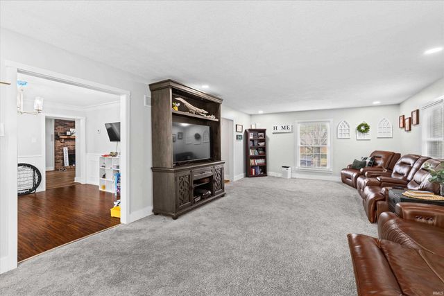 5266 Landview Drive, Newburgh, IN 47630