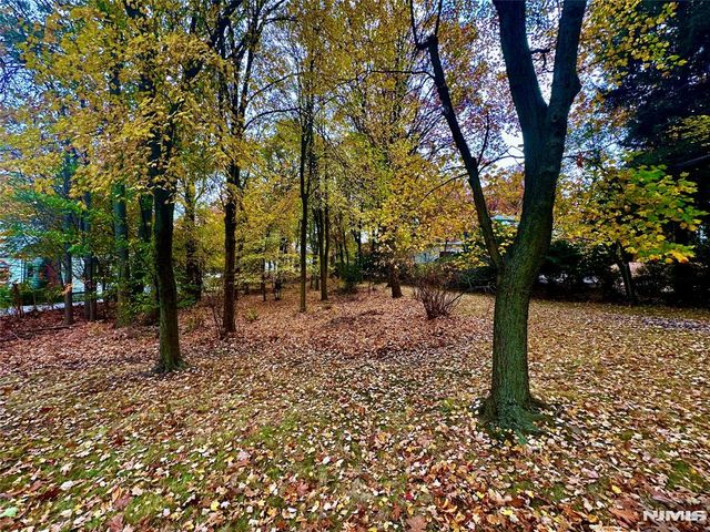 216 E Midland Avenue, Paramus, NJ 07652