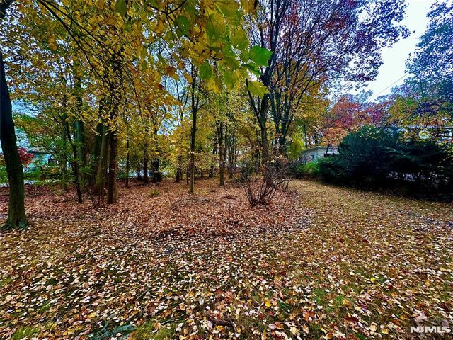 216 E Midland Avenue, Paramus, NJ 07652